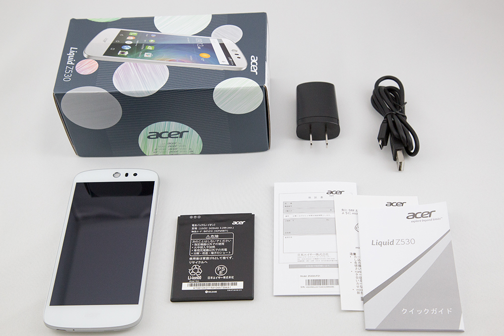 Acer Liquid Z530の外観デザイン、付属品やファーストインプレッション 